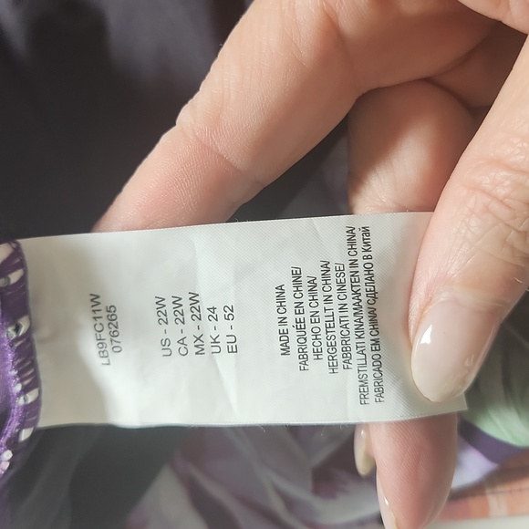 NWT LA BLANCA 22W one piece swimsuit purple with floral print - Picture 9 of 11